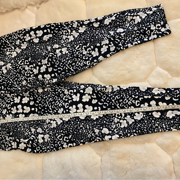 Wavy Active-ware - Picture 4 of 5